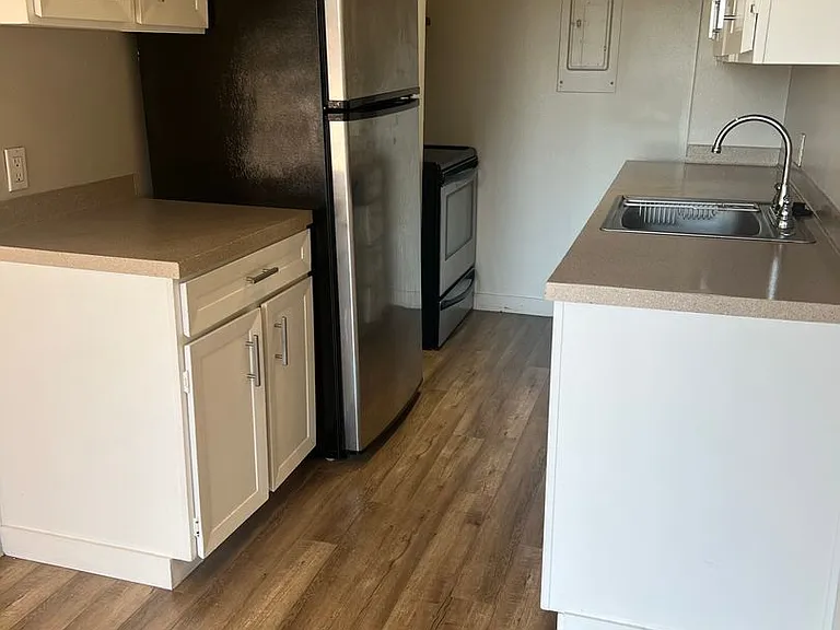 2020 Building — Photo 30