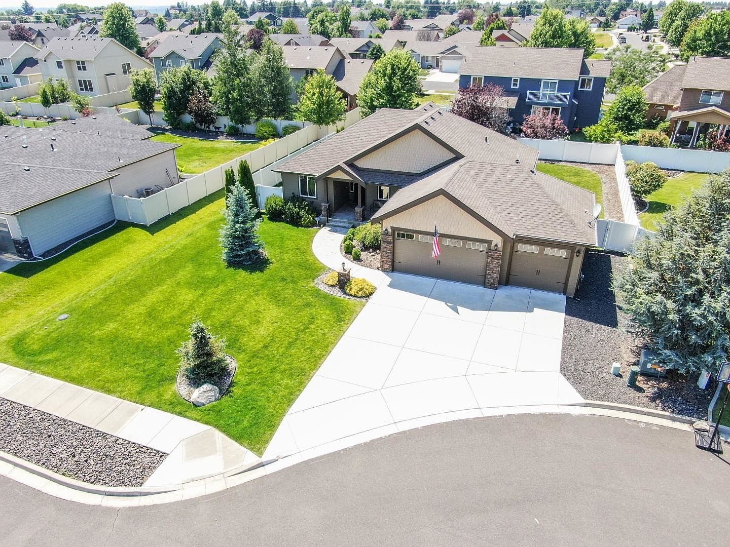 Saruwa2♡ 7809 Amelia Road # A