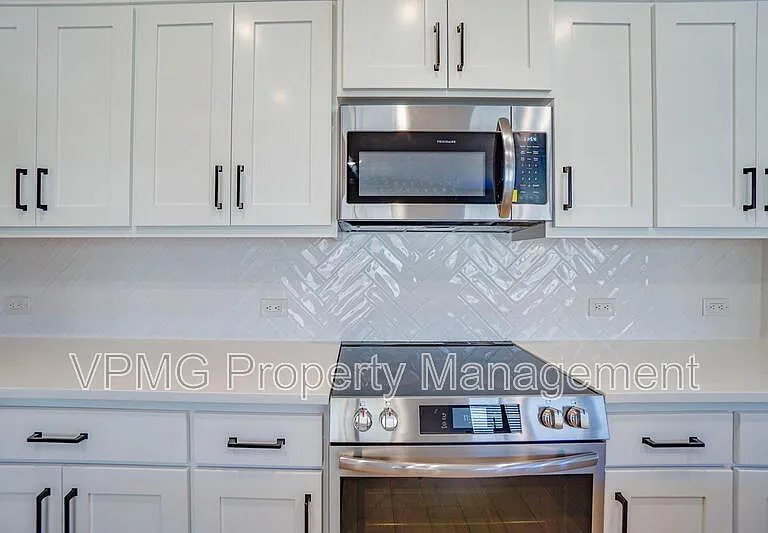 18300 NE 14th St — Photo 12