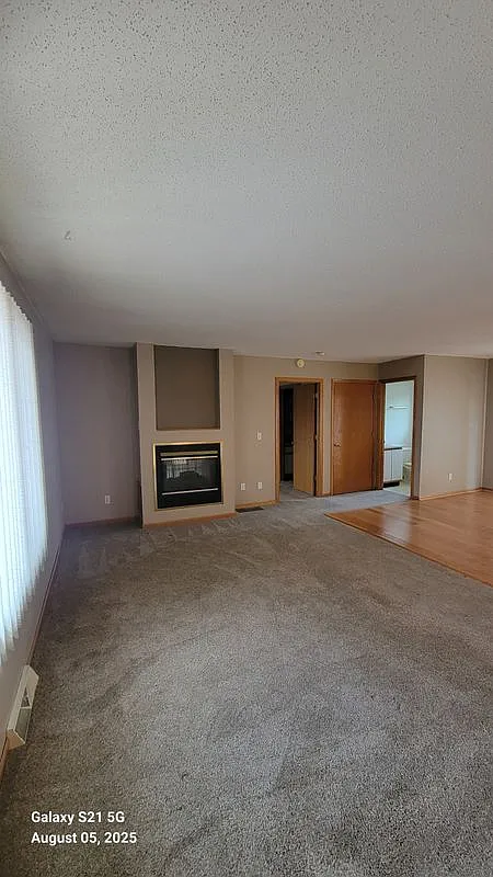 2 bed, 2.5 bath, 1200 sqft, $1,800 — Photo 4