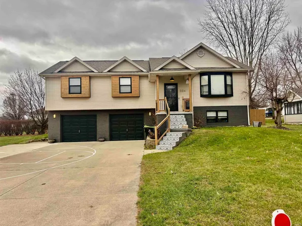 304 Georgian Ln, Logansport, IN 46947