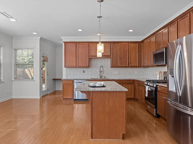 729 Lake Artesia Ln — Photo 22
