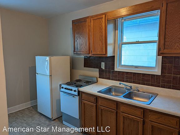 3rd image of 512 20th St APT 3