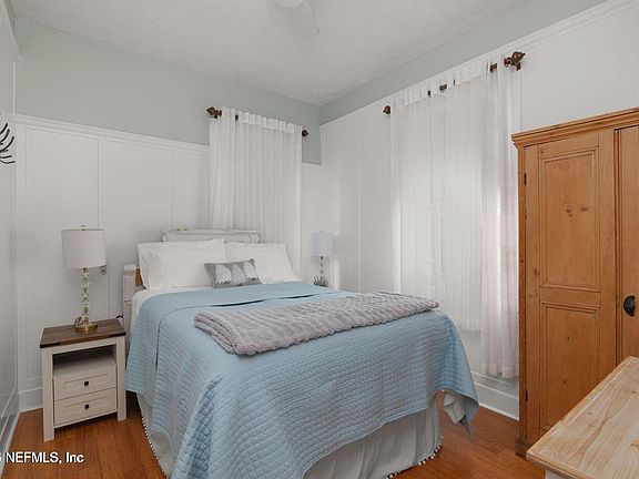 4th image of 251 Charlotte St APT B