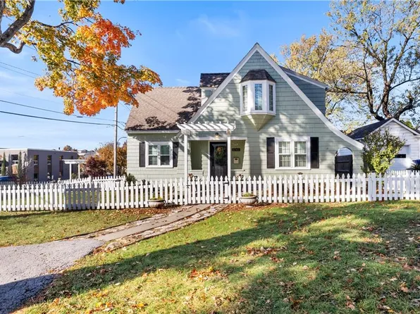 5742 Reeds Rd, Mission, KS 66202