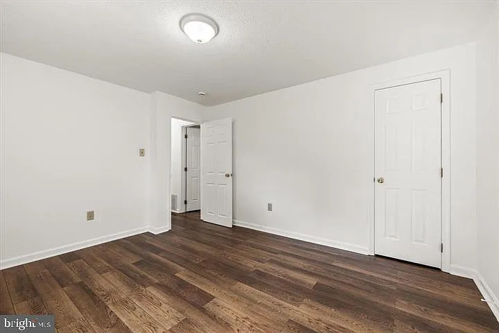 136 Nightingale Ave — Photo 20