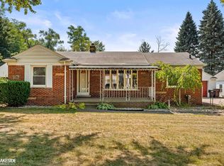 8518 Superior St, Center Line, MI 48015