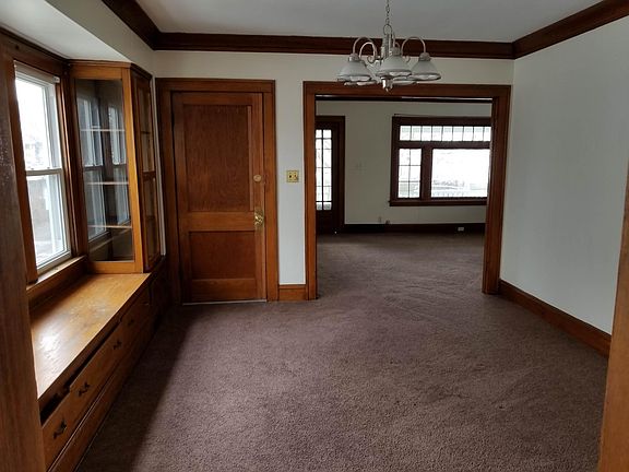 4th image of 10115 Champion Ave