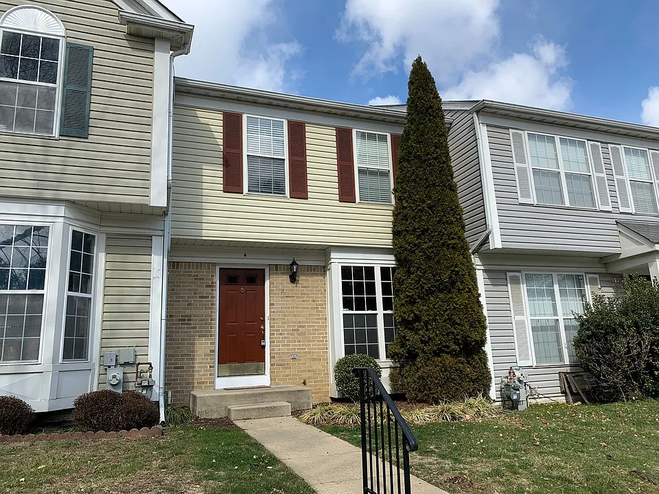 4 Putman Ct