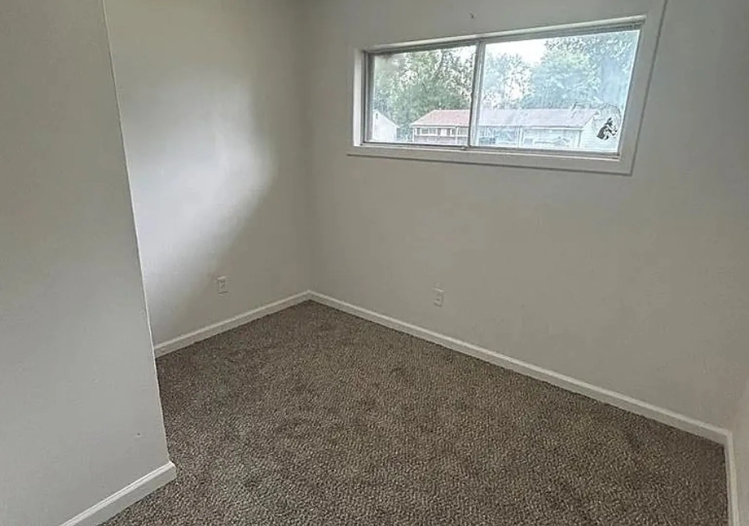 For Lease — Photo 3