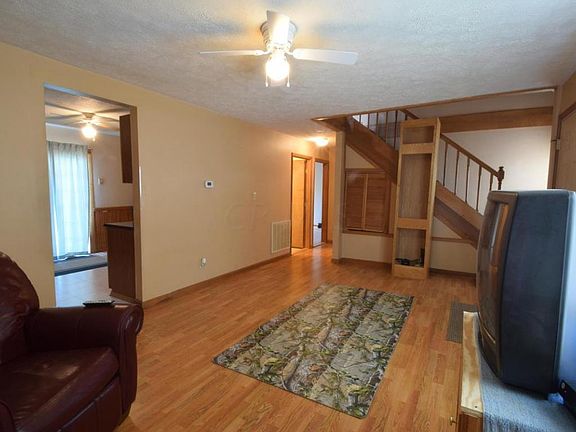 5th image of 8476 Fairbrook Ave