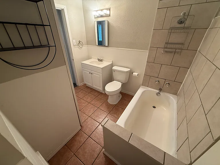 5303 Lovell Ave — Photo 8