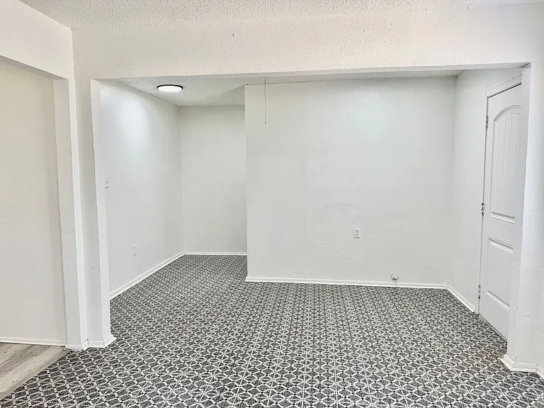 4615 Grinnell St #106 — Photo 8