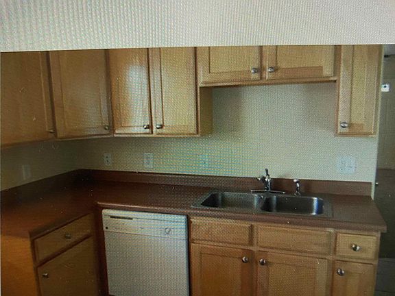 5th image of 383 E Newsome Park Ln #383