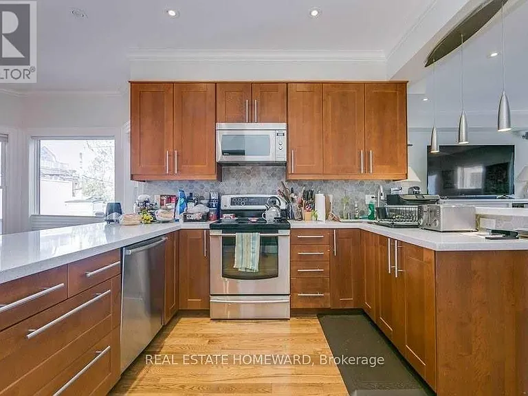 76 Redwood Ave — Photo 3
