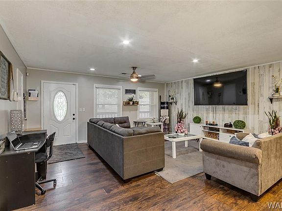 2nd image of 2906 Green Grove Cir NE