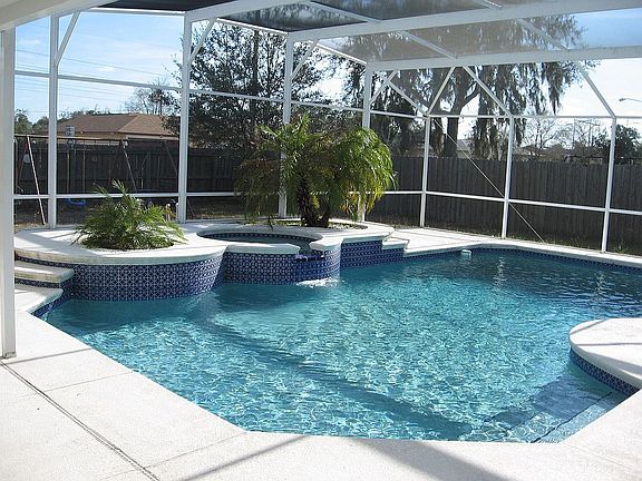 Pool with Jacuzzi