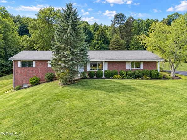 701 Pine Ridge Rd, Johnson City, TN 37601