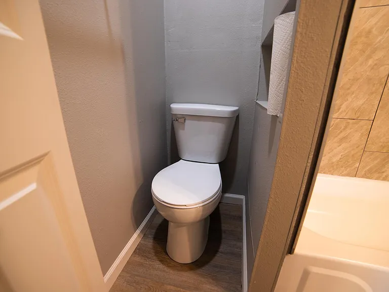 2511 N Baker Ave — Photo 7