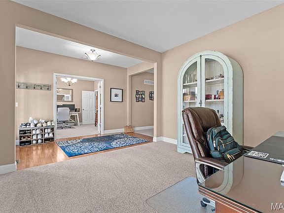 5th image of 35 W Hampton Ridge Ct