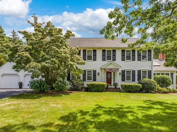 11 Tara Dr, Pembroke, MA 02359