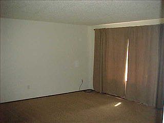 3rd image of 930 Eaglewood Way