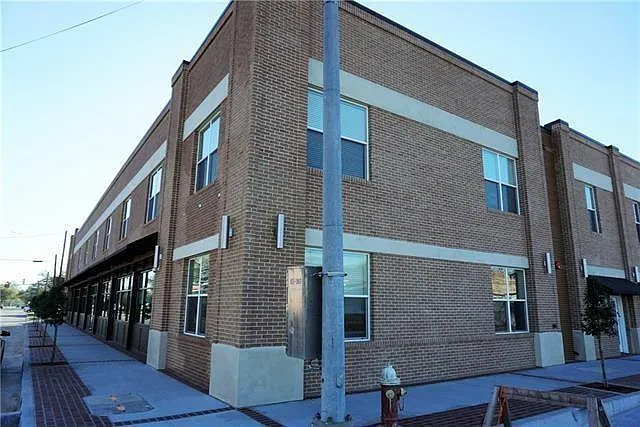 1 bed, 1.0 bath, 768 sqft, $1,095 — Photo 1