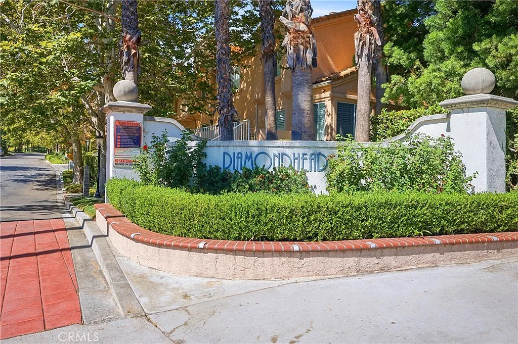 2 bed, 2.5 bath, 1164 sqft, $3,450 — Photo 2