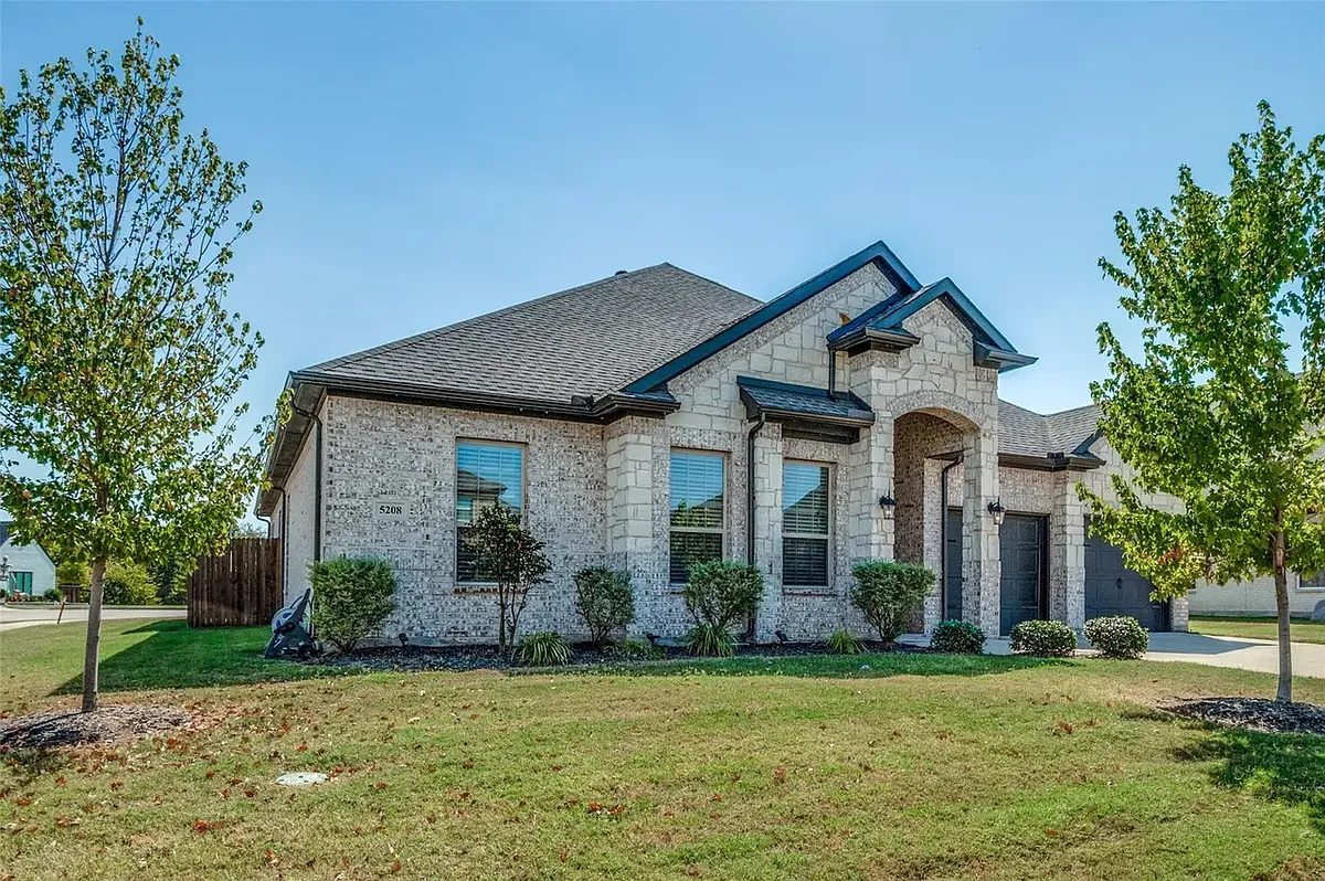 Building Photo - 5208 Vista Lago Way