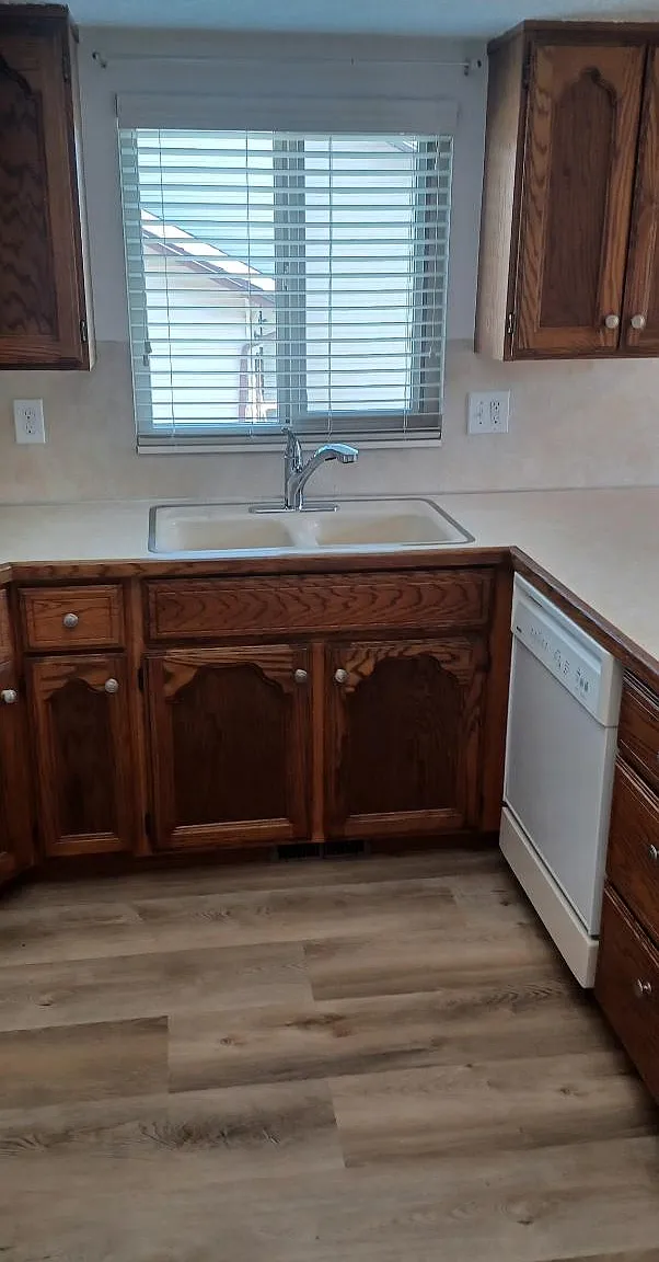 2 bed, 1200 sqft, $1,300 — Photo 4