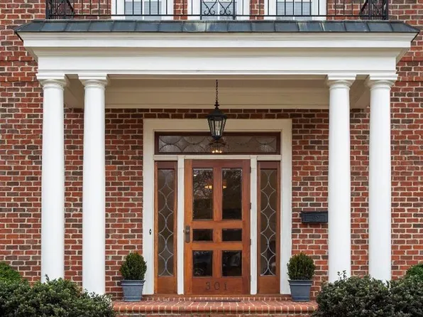 301 Country Club Dr, Greensboro, NC 27408