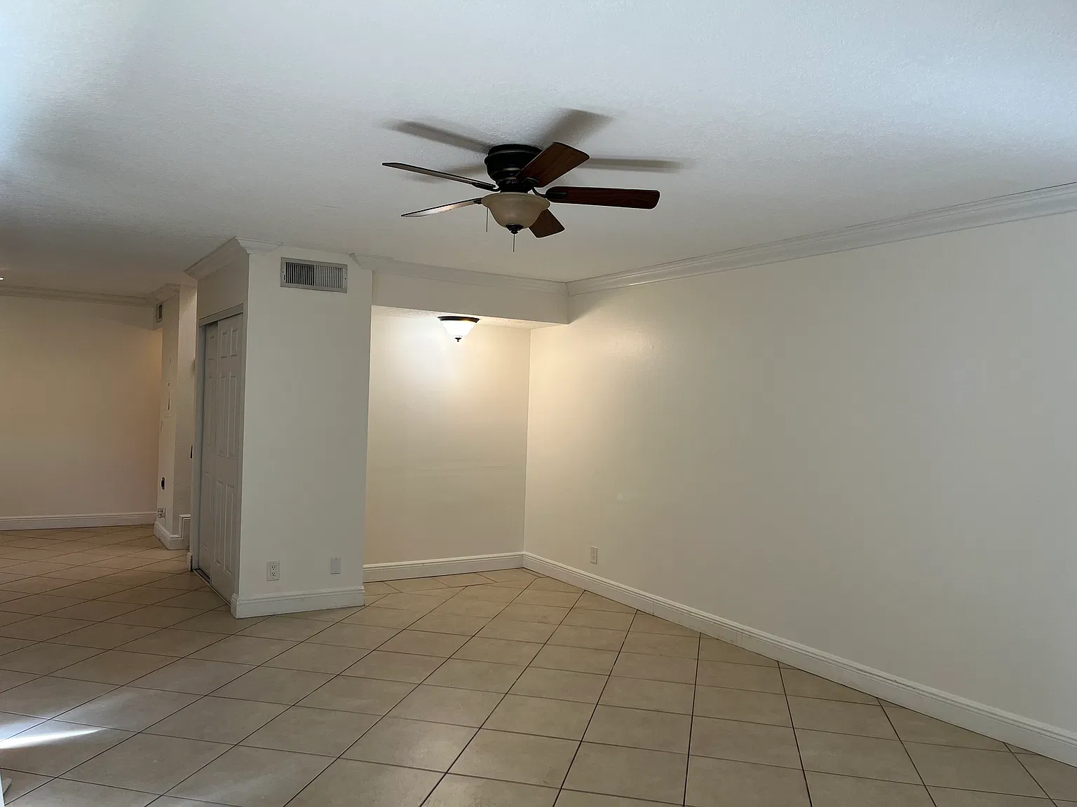 2 bed, 1200 sqft, $2,625 — Photo 3