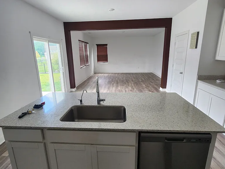 19419 Clive St — Photo 11