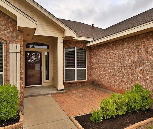 3rd image of 1742 Morrow Ln