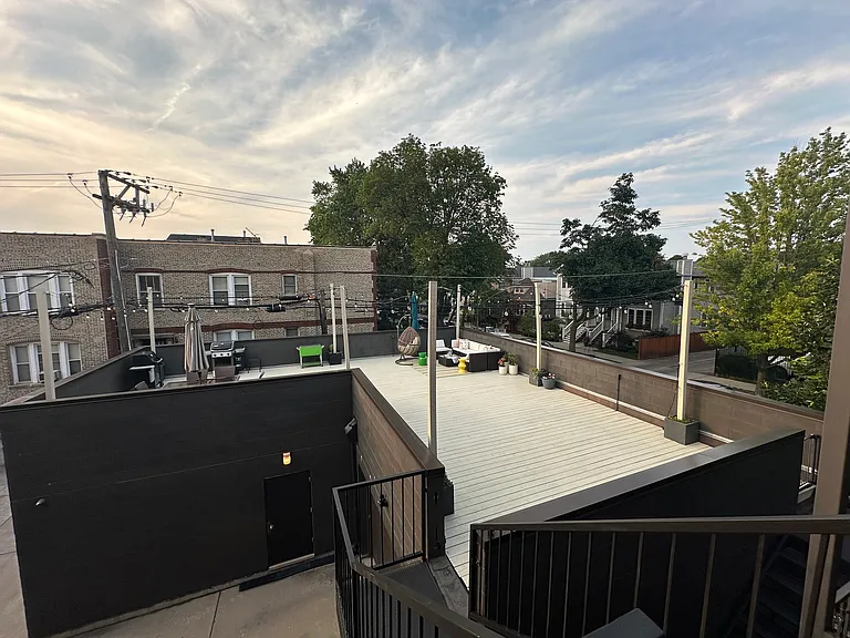 2532 W Irving Park Rd #2E — Photo 11
