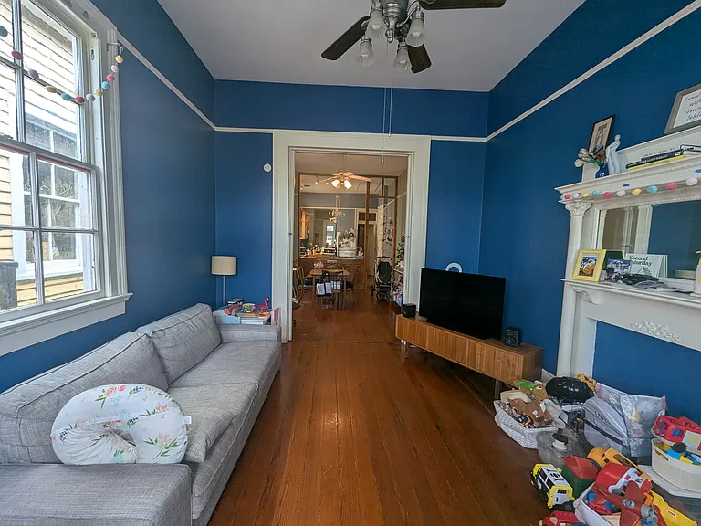 938 Moss St — Photo 4