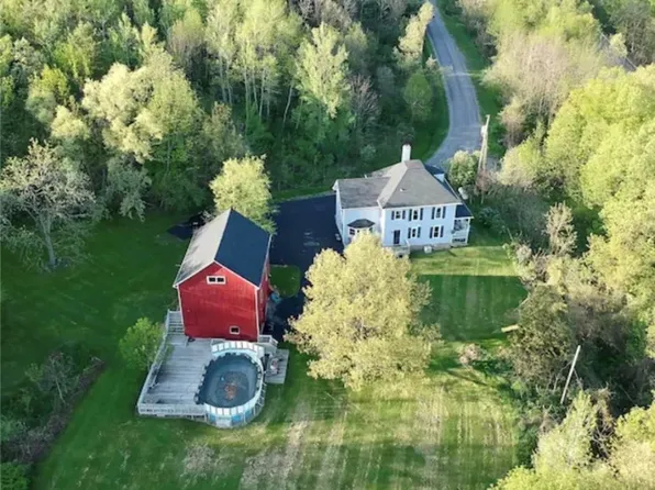 6540 Old Rhine St, Naples, NY 14512