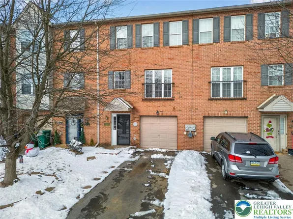 2823 Sequoia Dr, Macungie, PA 18062