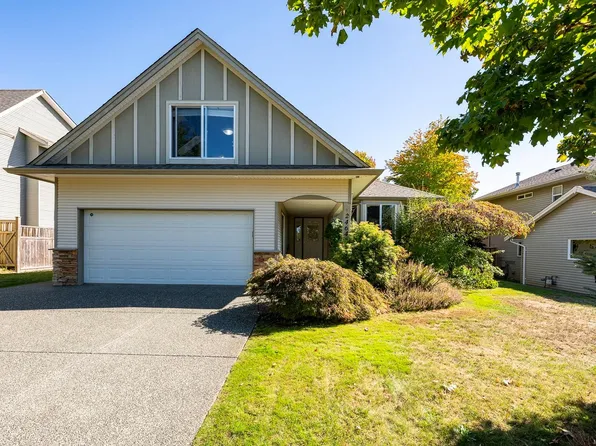 2464 Stirling Cres, Courtenay, BC V9N 1Y2