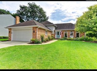 932 Greensboro Ct, Naperville, IL