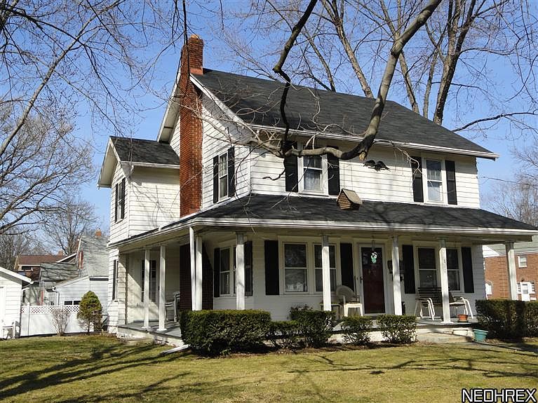 2nd image of 811 Sackett Ave