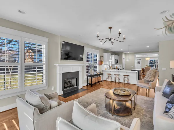 1011 Acklen Ave, Nashville, TN 37203