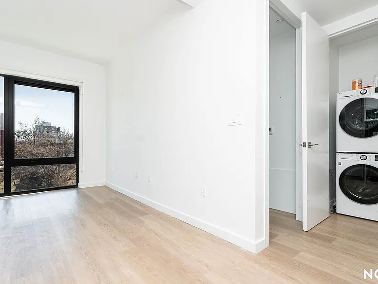 527 Grand Ave #402 — Photo 6