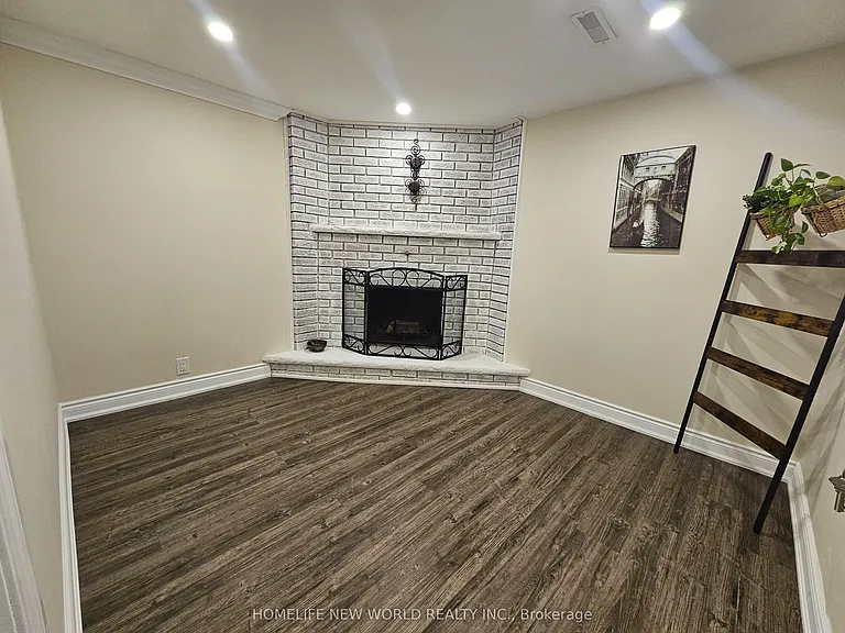 458 Appledore Cres #LOWER — Photo 7