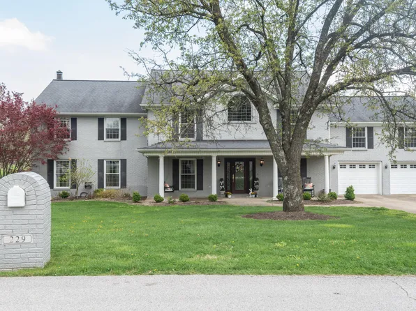 229 S Stourbridge Rd, Versailles, KY 40383