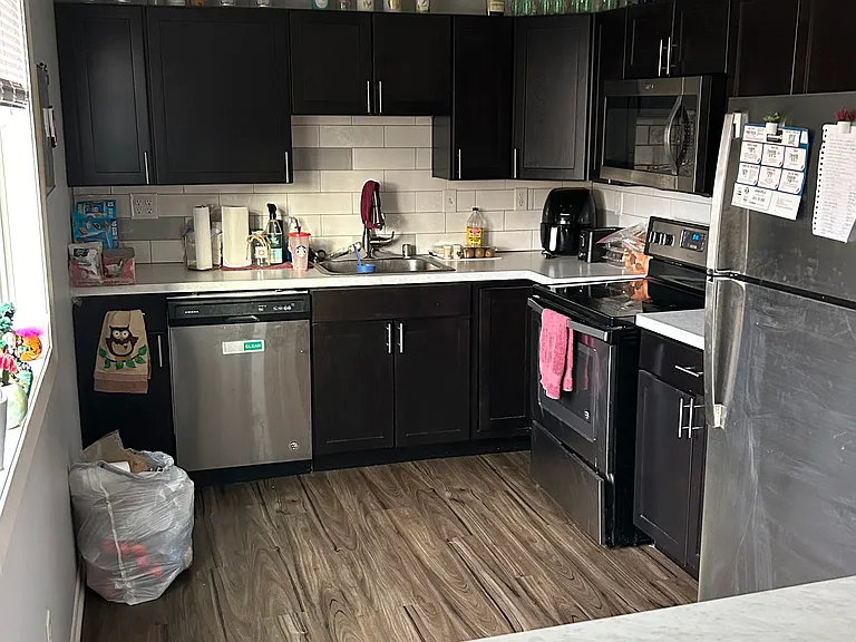 862 10th Ave SE #101 — Photo 1