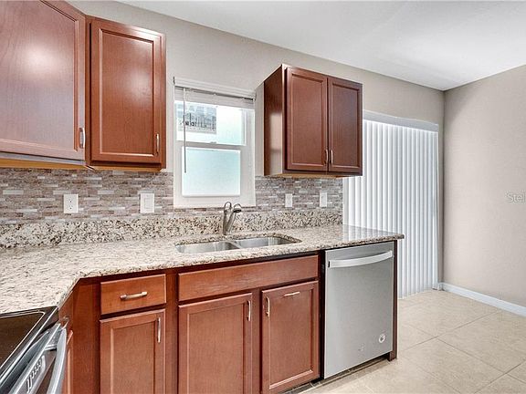 4th image of 232 Carina Cir