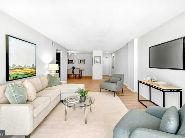 1300 Army Navy Dr APT 117, Arlington, VA 22202