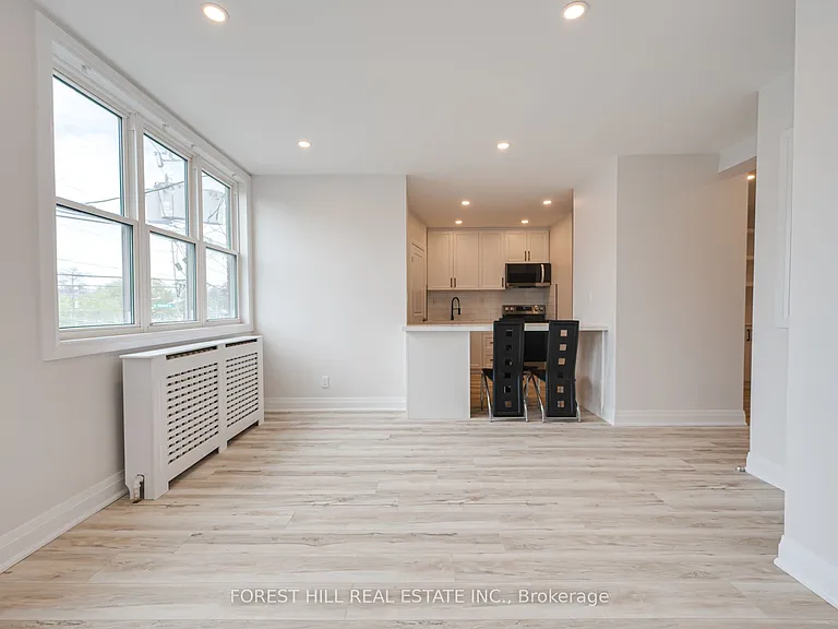 7725 Yonge St #2 — Photo 18