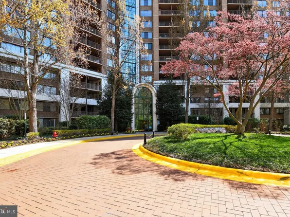 10101 Grosvenor Pl APT 701, Rockville, MD 20852